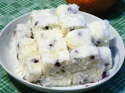 Coconut white cake