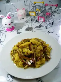 Snow pickles and fried eggs