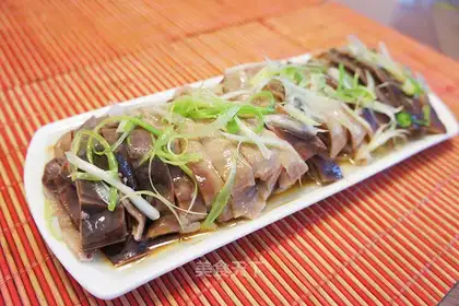 Onion pig belly