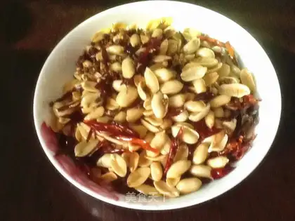Spicy peanuts