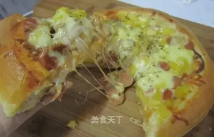 Pineapple ham pizza