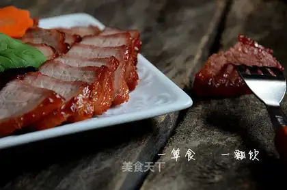 Honey sauce and roast meat