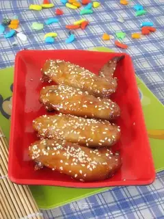Roast chicken wings with stork