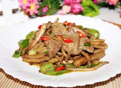 Pork liver, tea and mushrooms