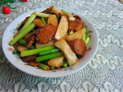 Fishballs, garlic and pastry