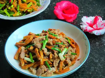 Scrawny tofu onions
