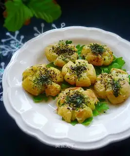 Creamed, baked potatoes