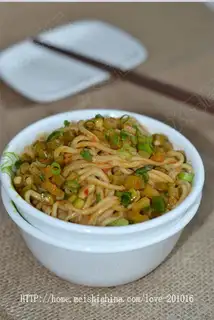Hot dry noodles