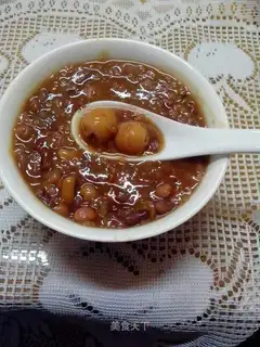 The beauty has a thin porridge