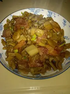 Bacon fried noodles