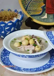Lotus pig belly soup