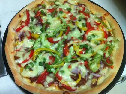 Ham vegetable pizza