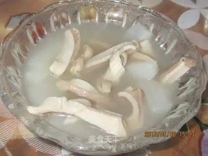 Pork belly radish soup