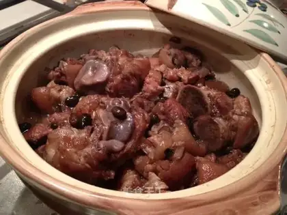 Black bean hog hoof