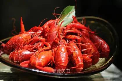 Vacuate the lobster
