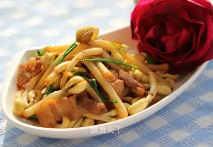 Peanut sprouts