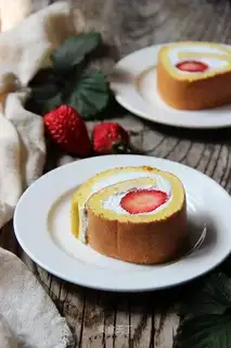 Strawberry roll