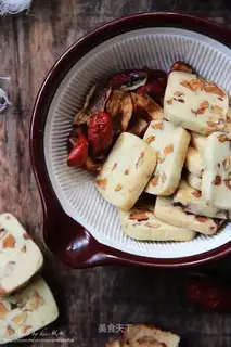 Red-tree cookies