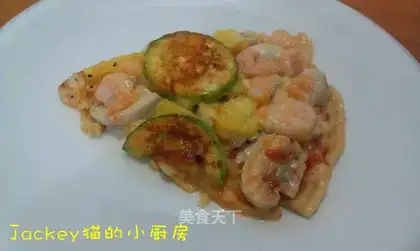 Pineapple shrimp pizza