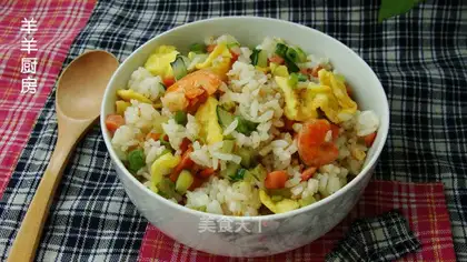 Shrimp ham and pea egg fried rice