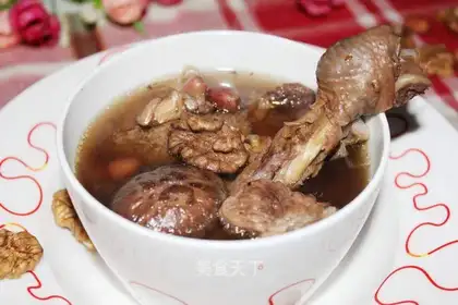 Peanut walnut chicken foot soup