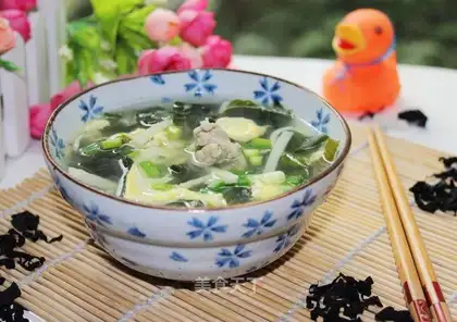 Sphinx omelet soup