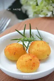 Gold cheese potato ball