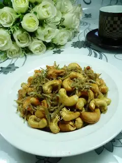Little Haiyan fried cashew nuts