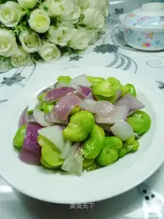 Onion fried beans