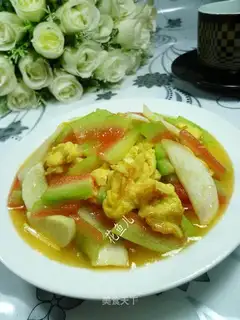 White eggs and watermelon peels