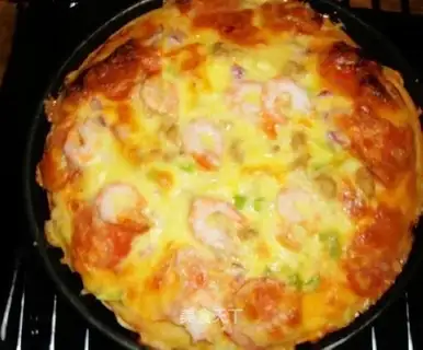 Arctic shrimp pizza