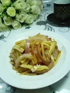 Onions dry and white