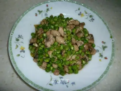 Peas and fish bone soup