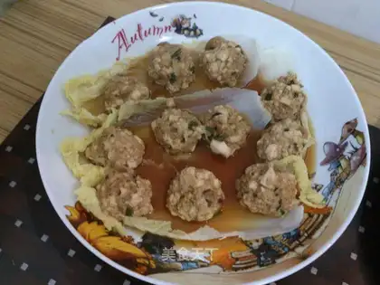 Tofu meatball cabbage boat