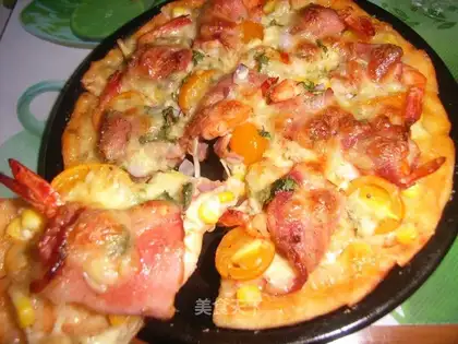 Pyramid and prawn pizza