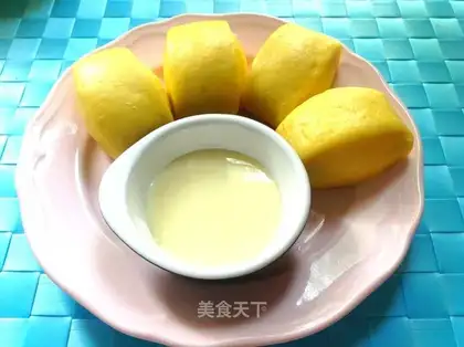 Milky pumpkin buns