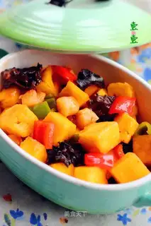 Pineapple pellets