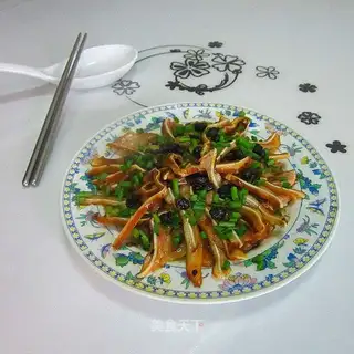 Microbes with pig ears