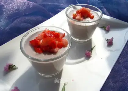 Strawberry coconut mud