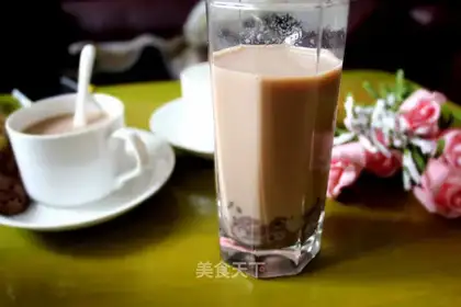 Homemade red bean milk tea