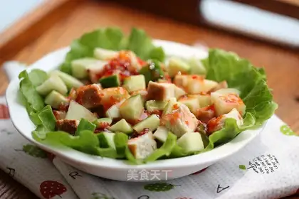 Thai chicken peach salad