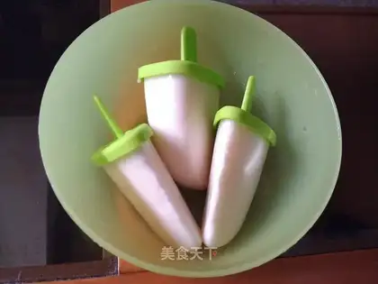 Red-tree yogurt