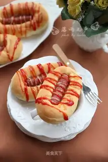 Double-sweetheric buns