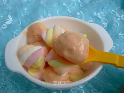 Milk marshmallow ice cream