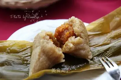 Curry-like egg yolk