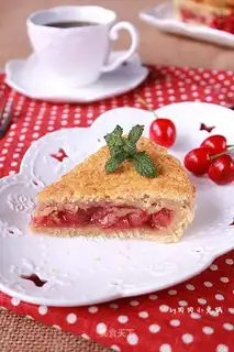 Traditional cherry pie