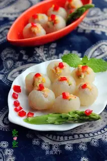Lobster ball