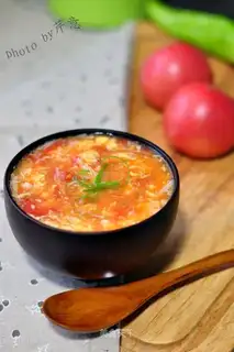 Tomatoes and omelet soup