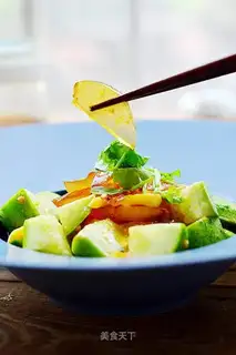 The cucumber mixed into eggs