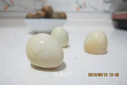 Five quail eggs